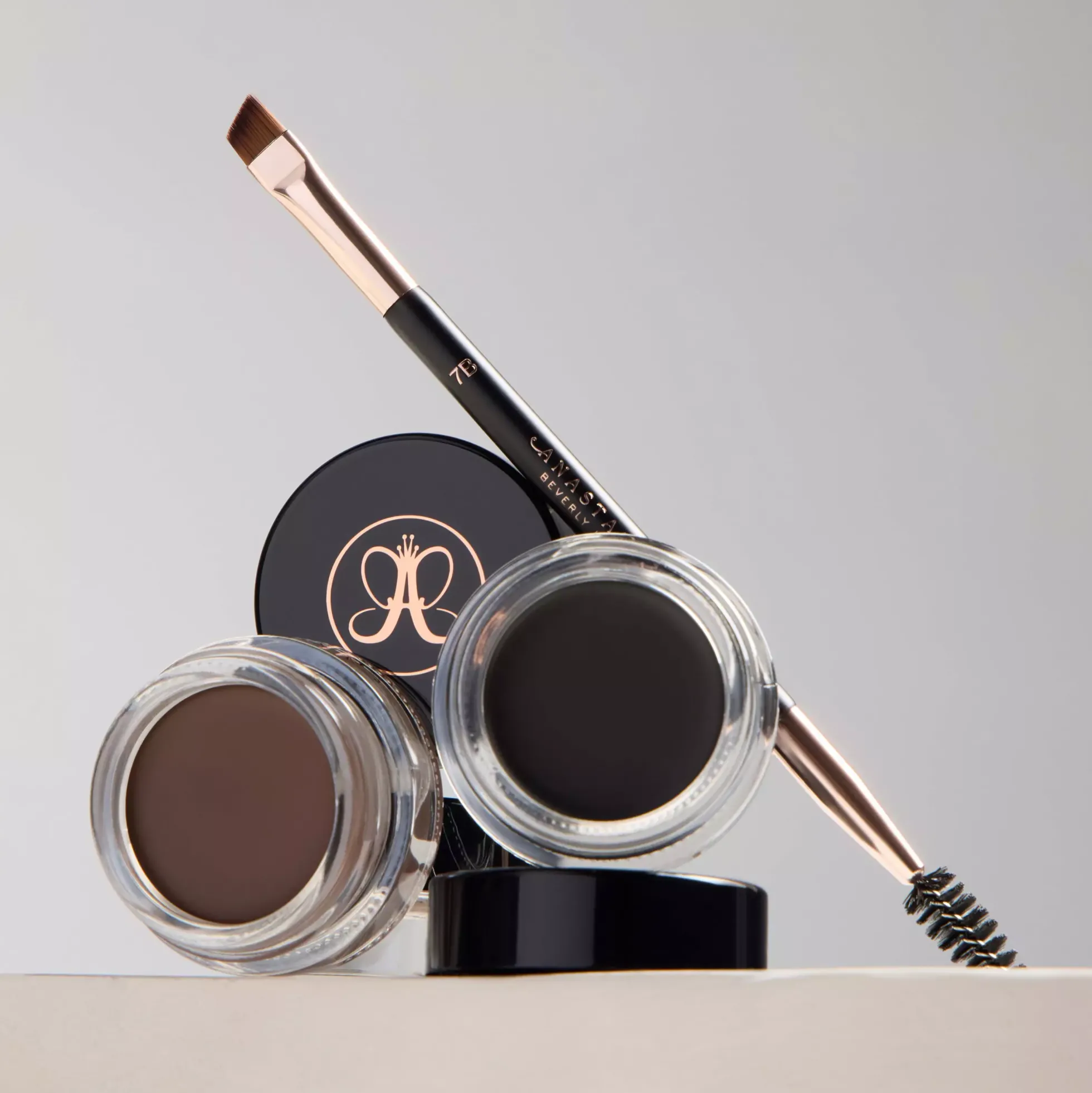 Anastasia Beverly Hills Dip Brow Pomade Ash Brown