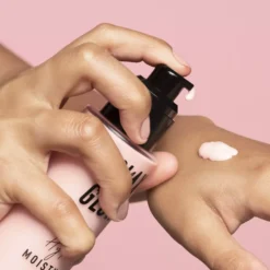 Clay And Glow Hydrating moisturizer 75 ml