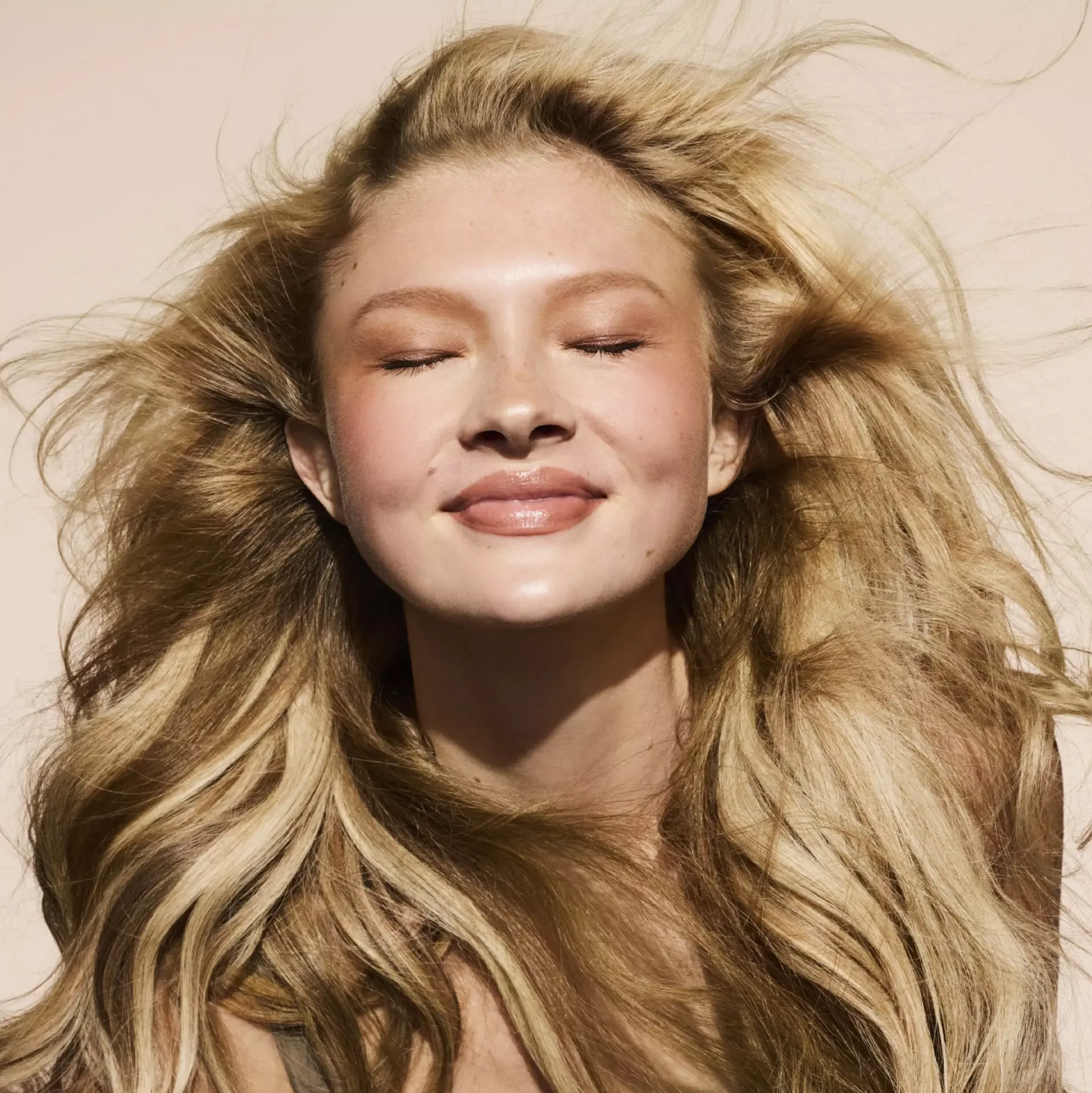 Fenty BeautyFenty Hair The Imposter Invisi-Boost Volumizing Dry Shampoo 58 g
