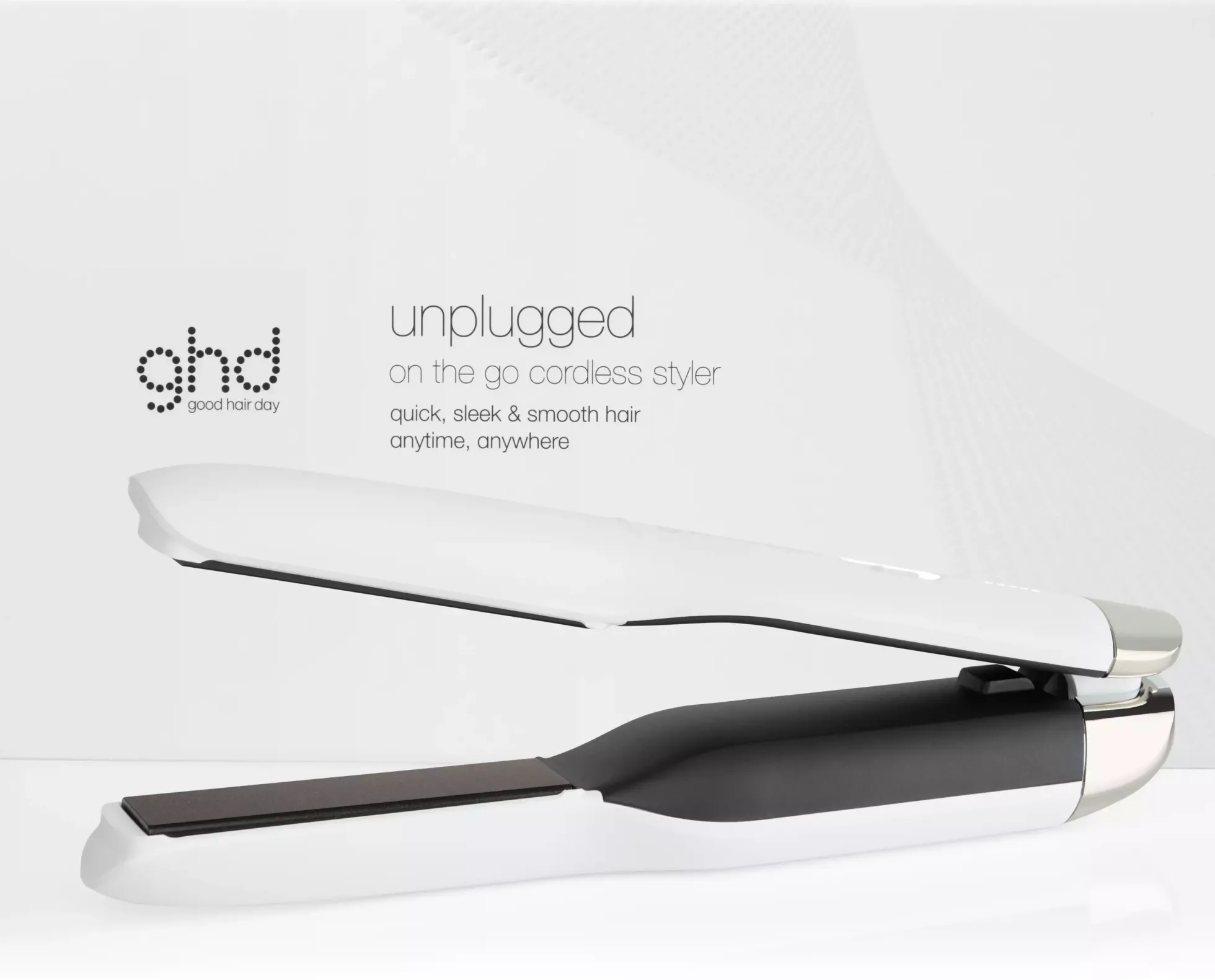 ghdUnplugged straightener in matte white