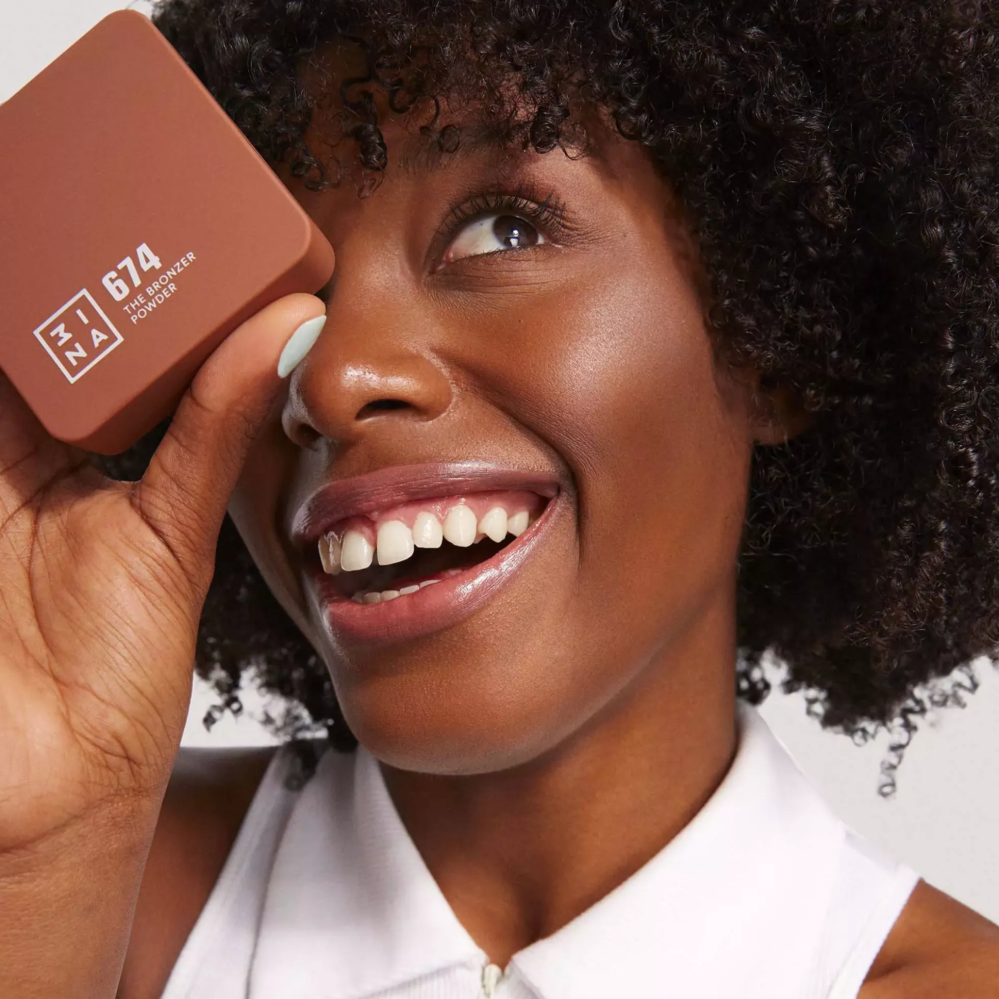 3INA The Bronzer Powder 674
