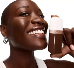 LancômeFace Idole Fond de Teint Skin Idôle 3 Serum Supertint 16C