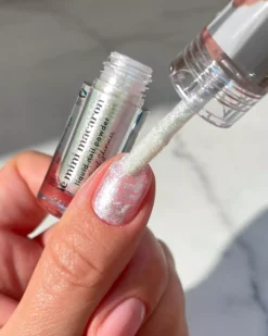 Le Mini MacaronStardust Collection Liquid Nail Powder Celestial Blue