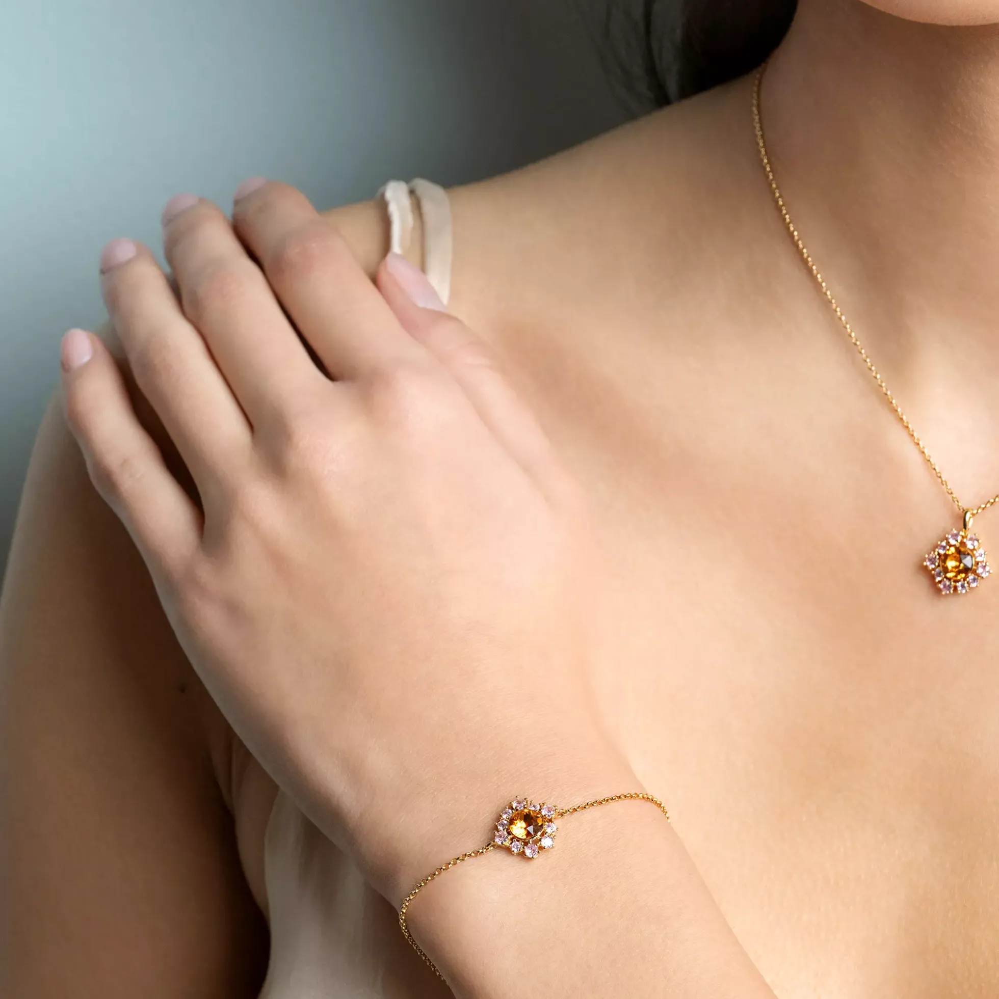 Lily and Rose New Emily Necklace Peaches