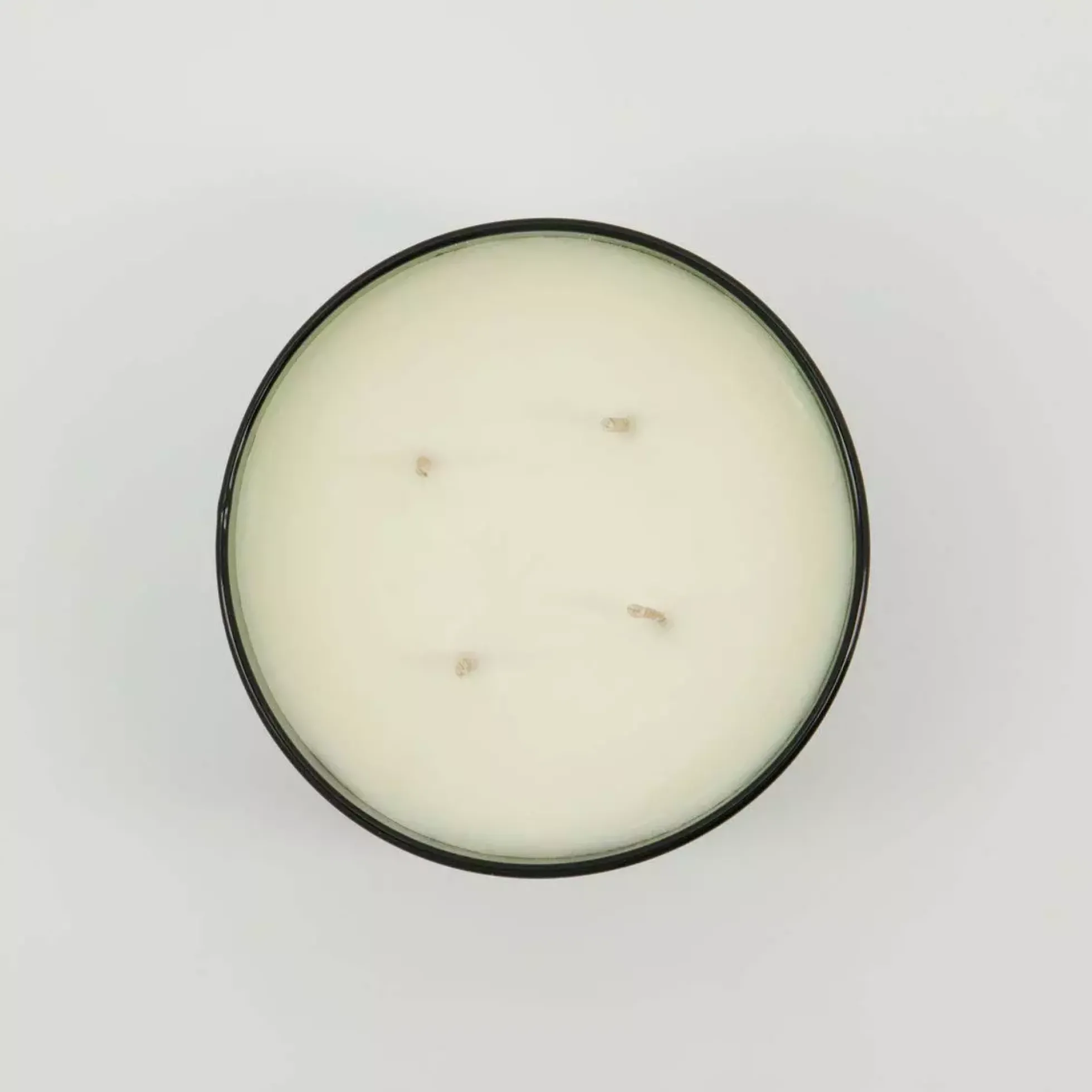 MerakiOud Leaf Scented Candle Medium